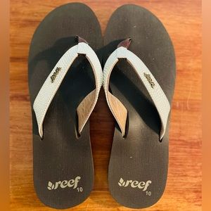 Reef soft flip flops size 10